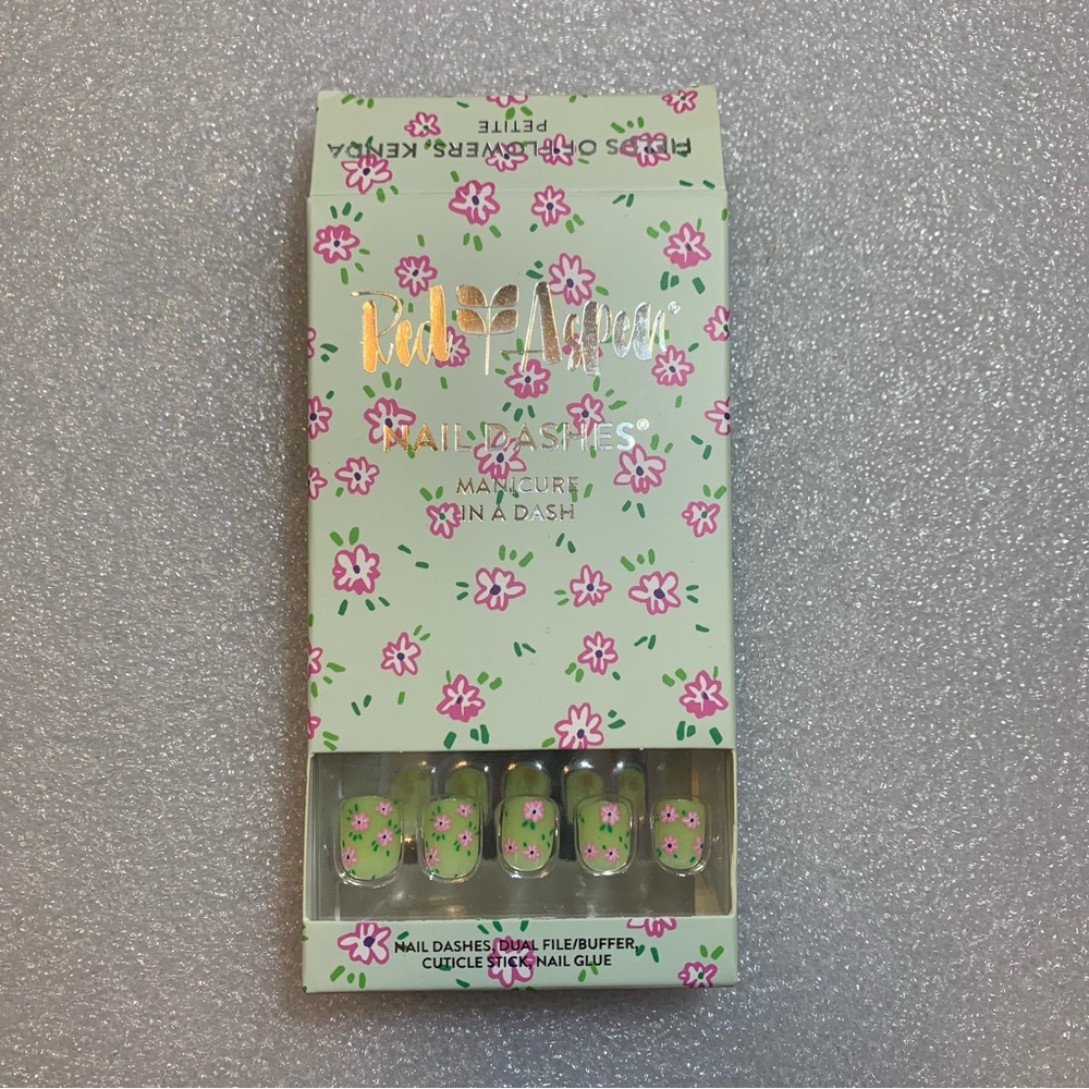 Red Aspen Green Floral Press-On Nails